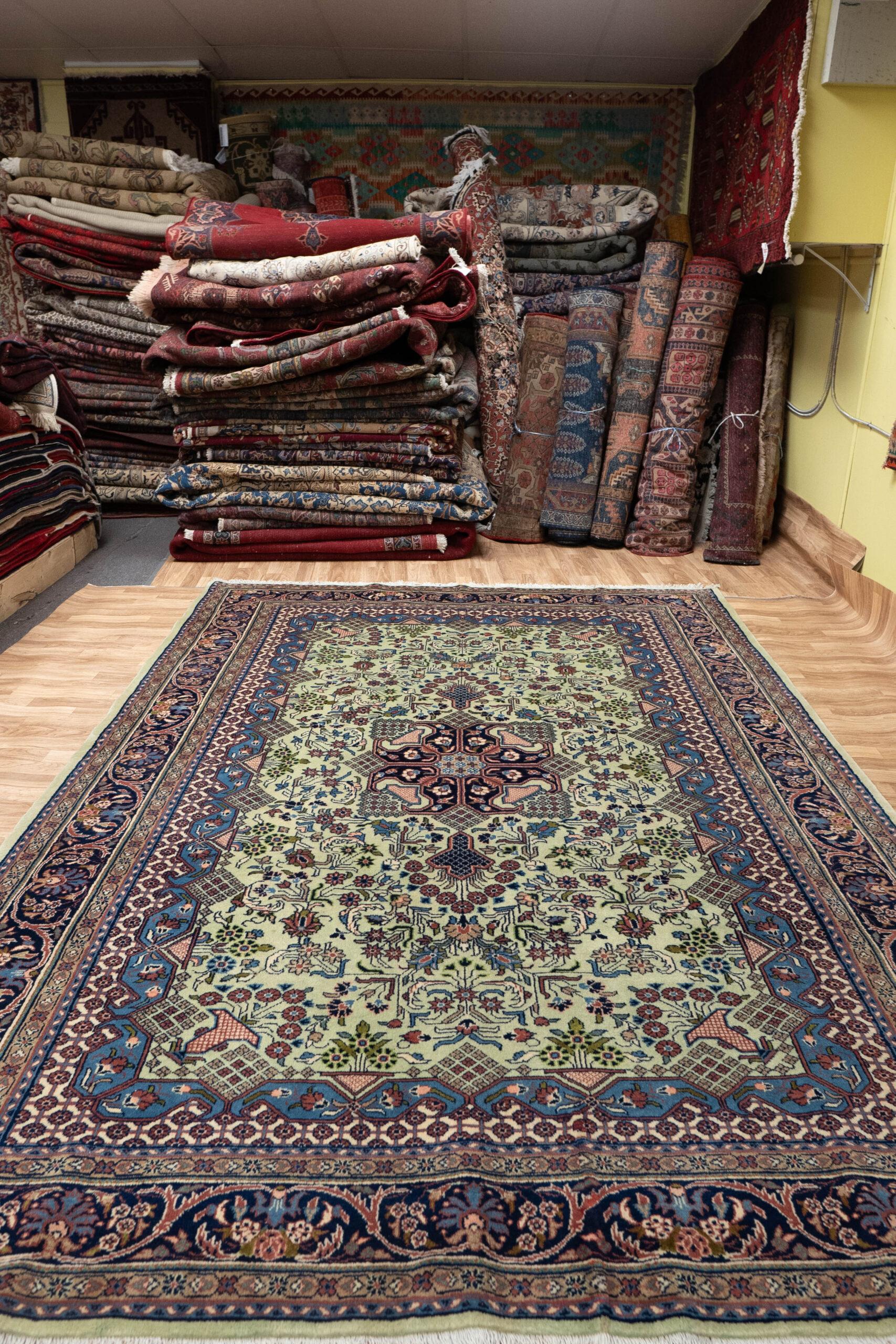 Karache Wool Rug 6.8x9.8