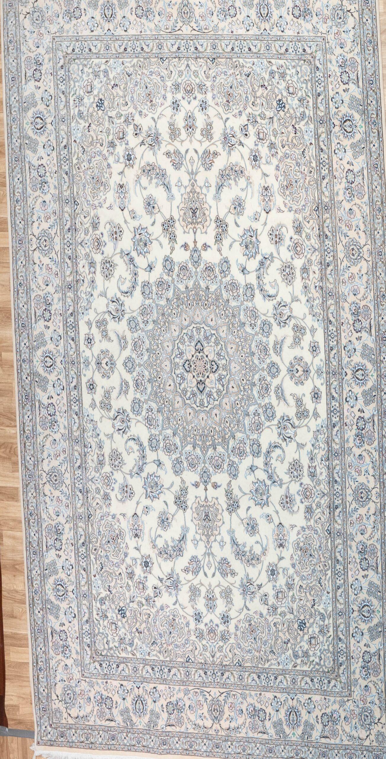 Nain Wool Rug 8.3'x11.5'