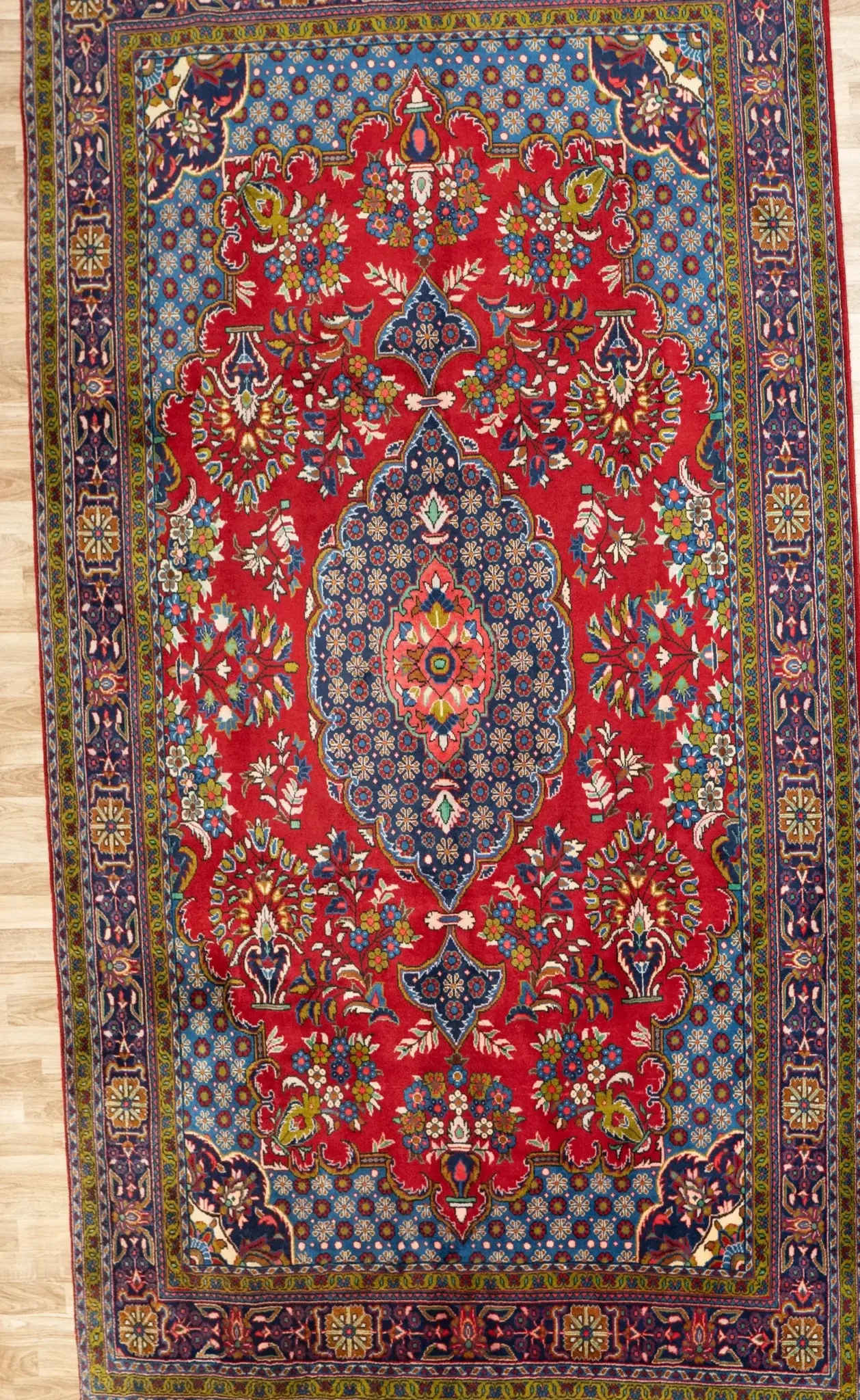 Sarouk Wool Rug Pile 6.8 x 9.8