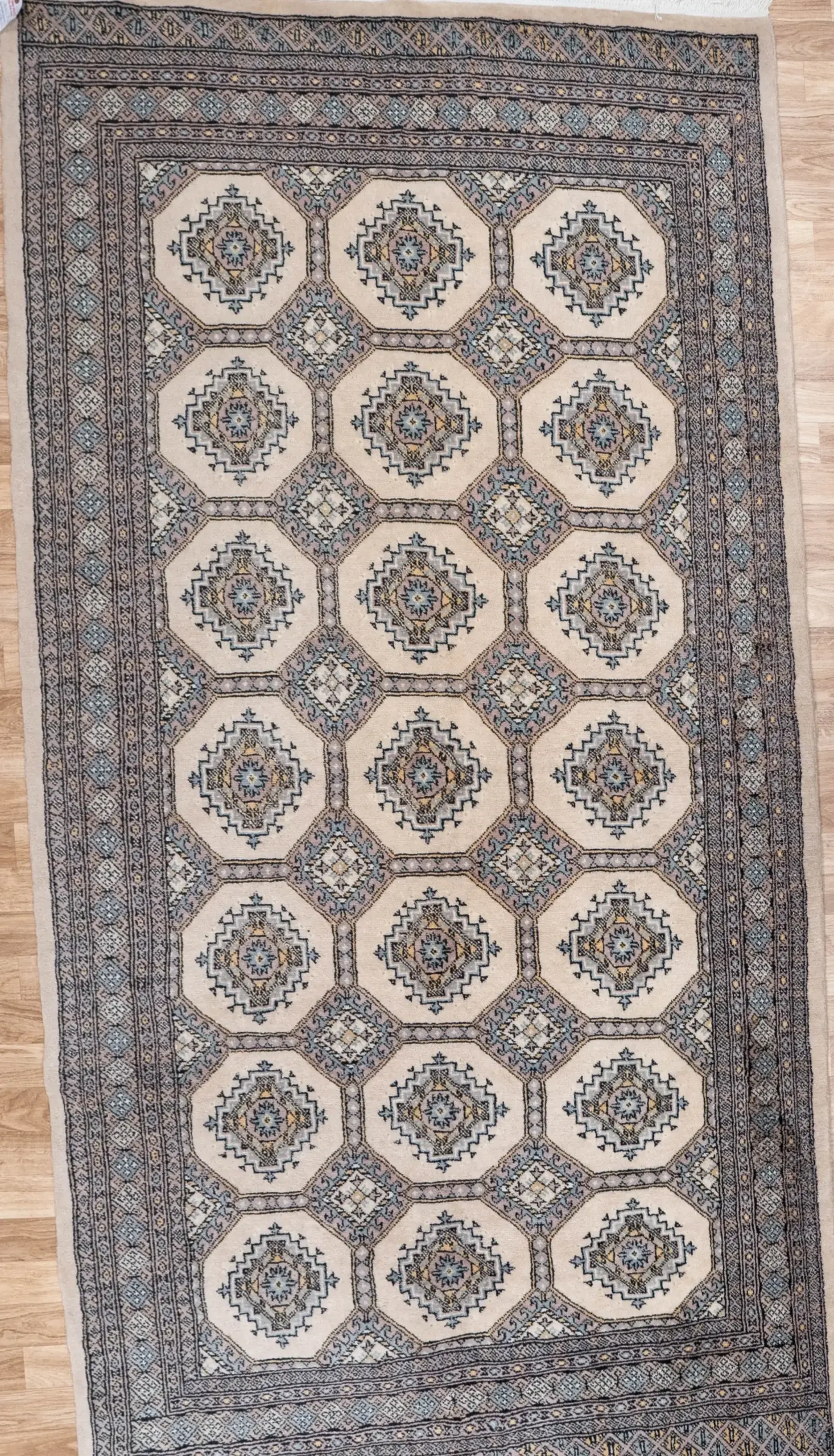 Bokhara Wool Rug 5.0 x 8.0'