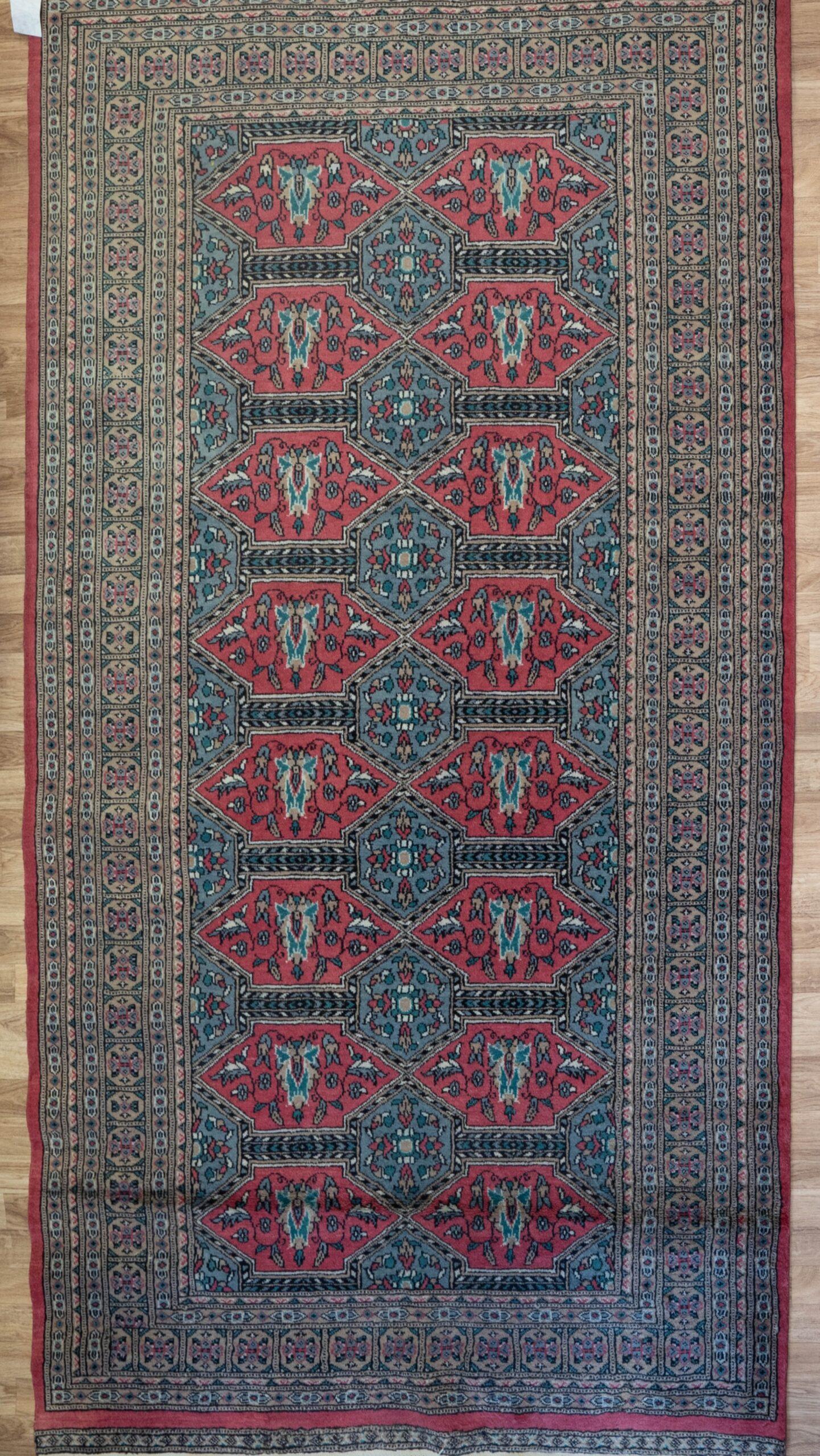 Bokhara Wool Rug 5'x8'