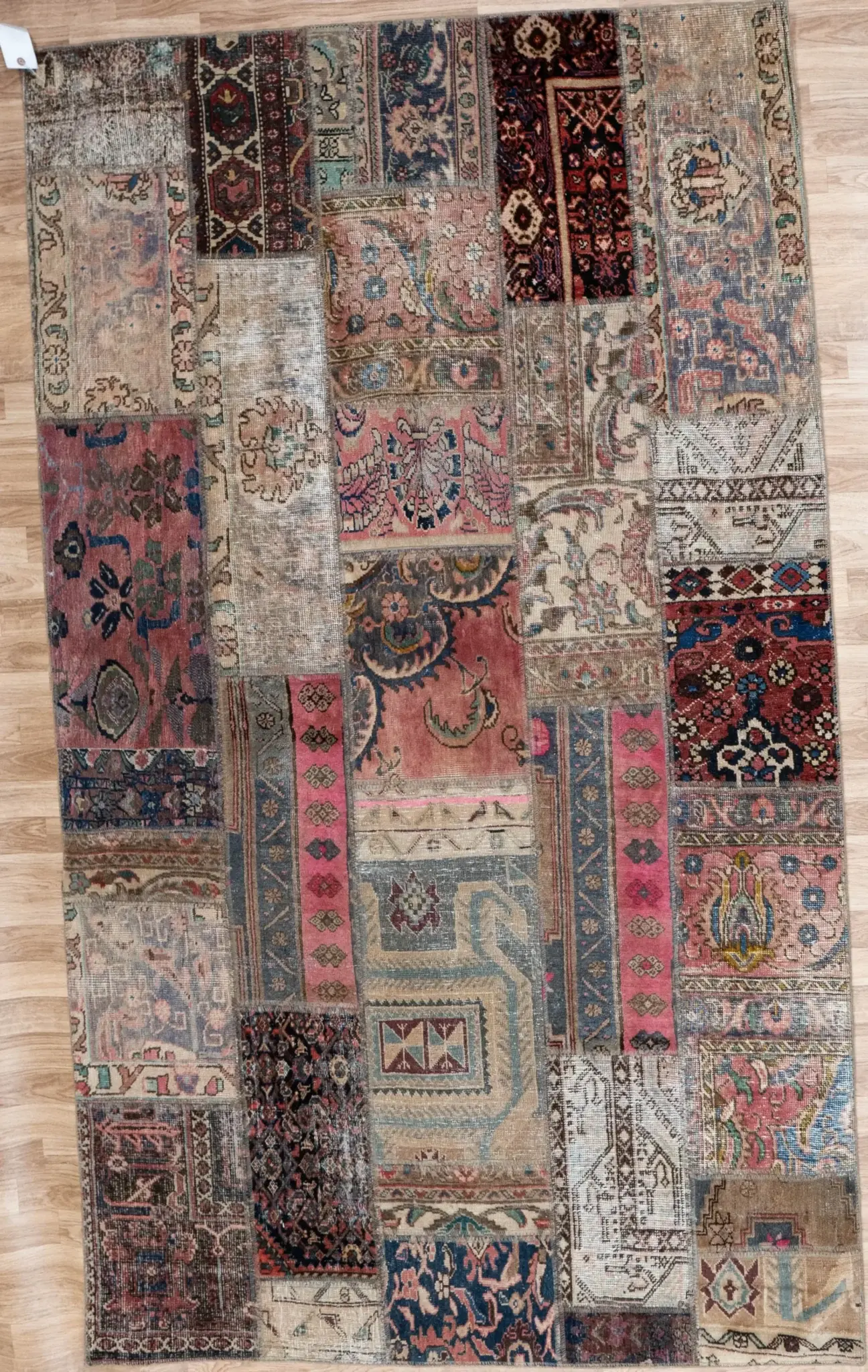 Vintage Patch wool 5.5 x 8.0'