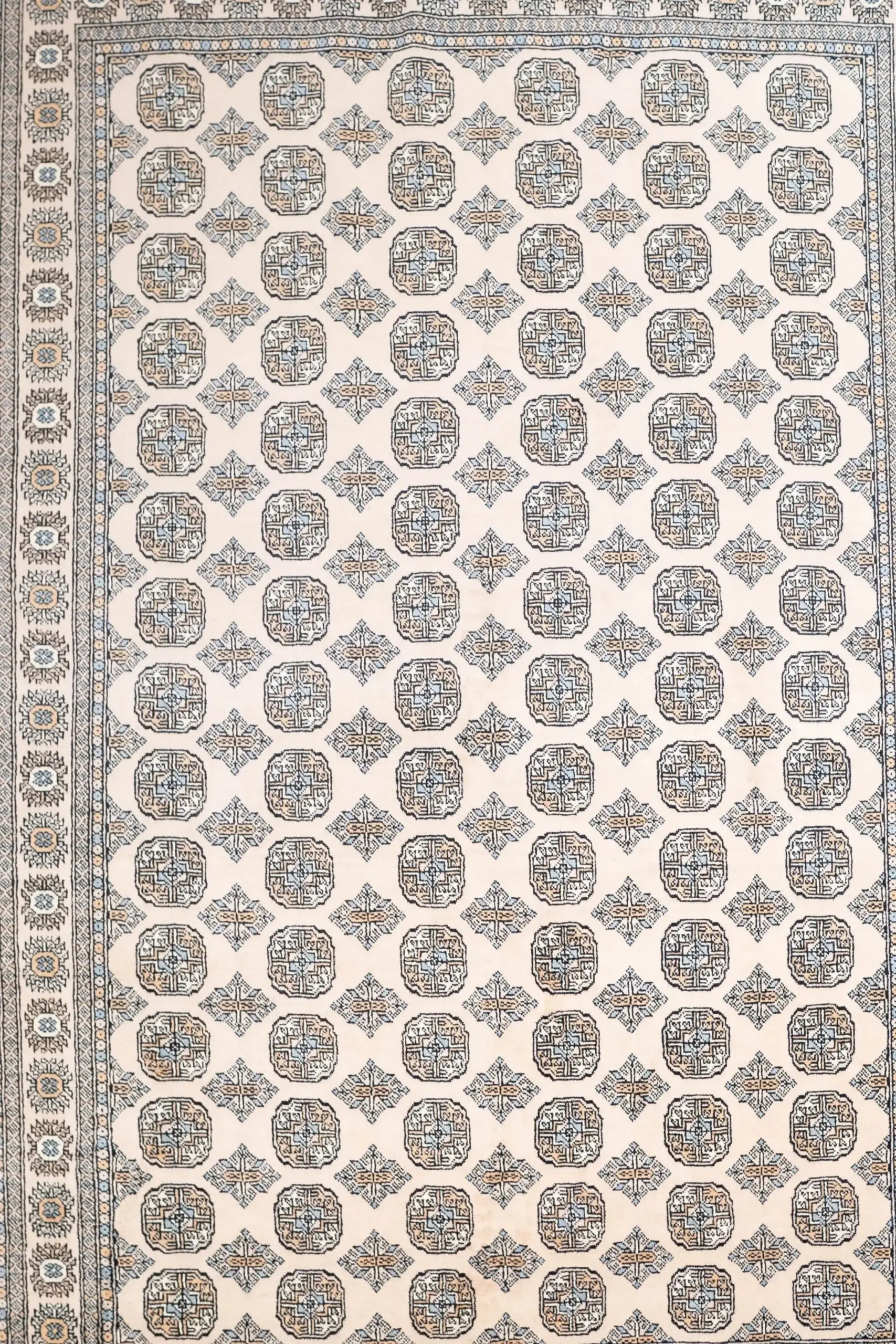 Bokhara Wool Rug 8 x 10'